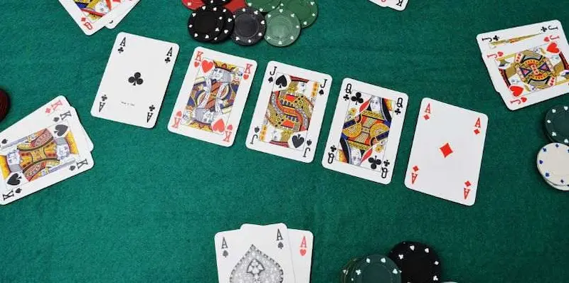 Một số thuật ngữ cần nhớ khi chơi bài Poker